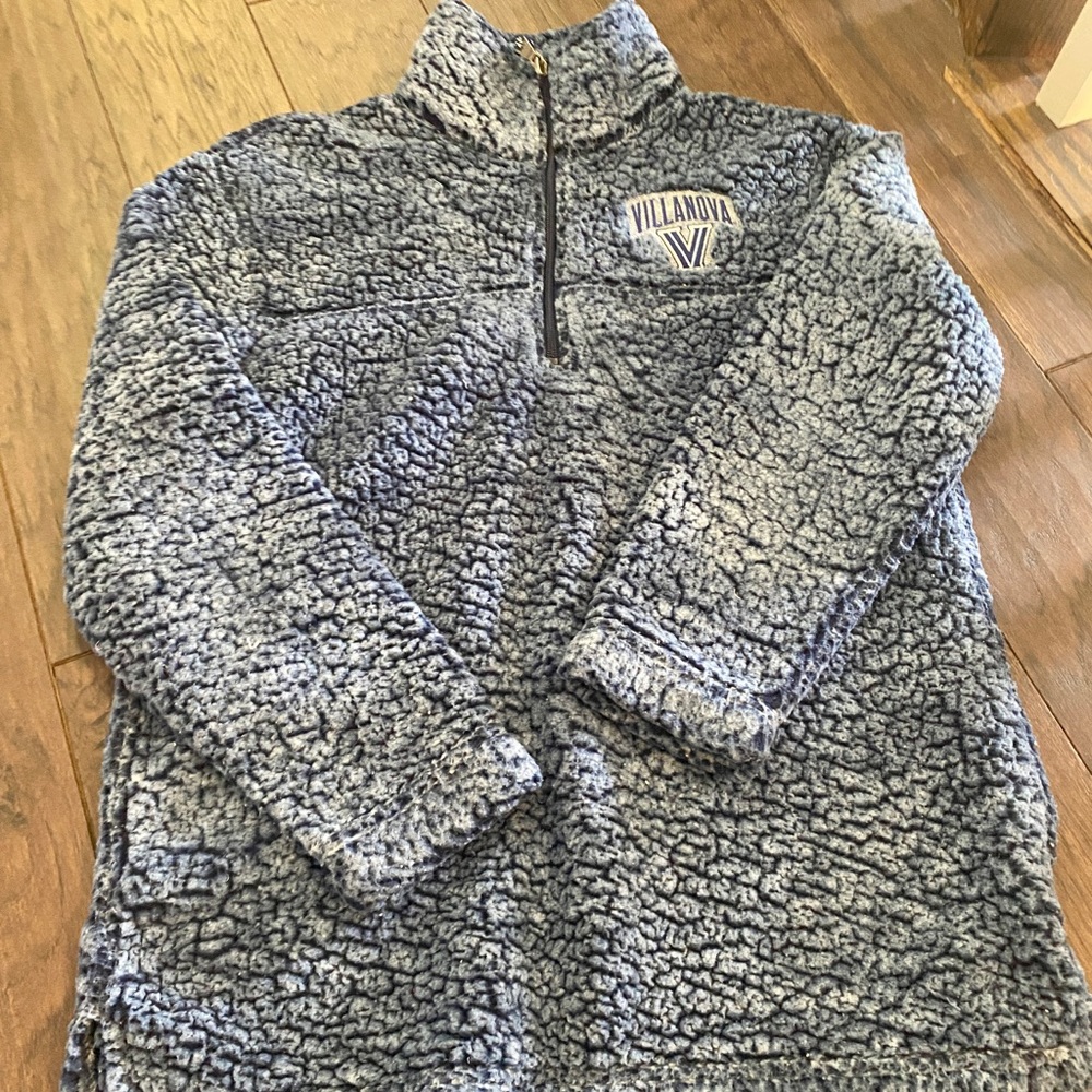 Fleece 1/4 zip women’s Villanova jacket.